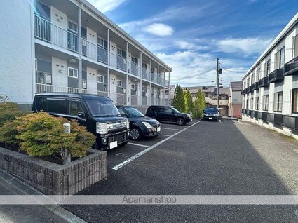 レオパレスエクセル歩坂町Ⅱ[1K/19.87m2]の駐車場2