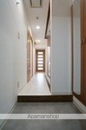 Ｔ’ｓ　ｇａｒｄｅｎ元町[1K/29.62m2]の玄関