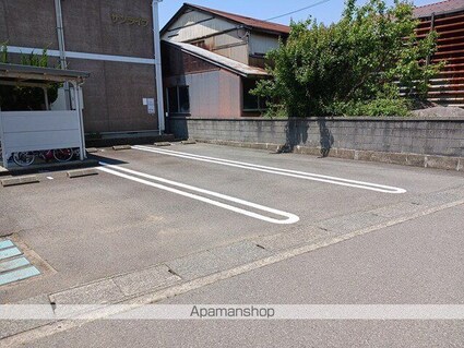 サンライフ[2LDK/58.79m2]の駐車場