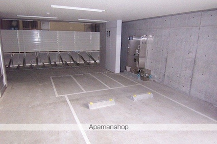 ＡＲＴＥＳＳＩＭＯ　ＬＩＮＫ　ＣＯＭＯＤＯ[1K/20.6m2]の駐車場