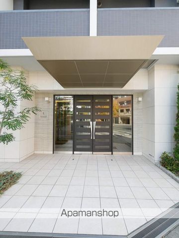 レジュールアッシュ梅田WEST GATEの玄関写真