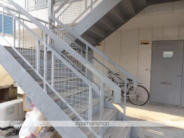 柿本ハイツの玄関写真