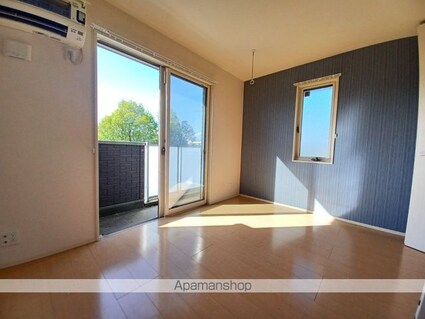 ＹＡＭＡＺＡＫＩコーポラス[1LDK/44.62m2]のリビング・居間