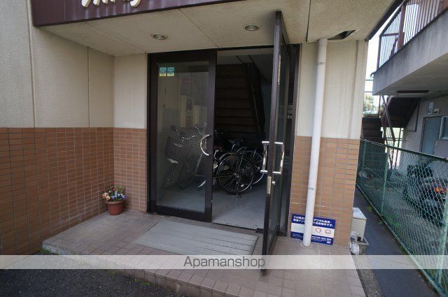 ウッディビレッジIIの玄関写真