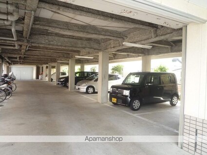 メゾンファミーユ[1K/18.49m2]の駐車場