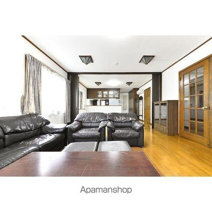 駒沢３丁目貸家[6LDK/291.99m2]の内装3