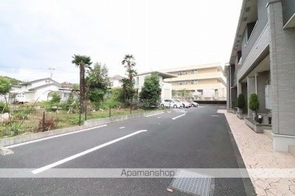 レーベン　ラオム[2LDK/54.4m2]の駐車場4