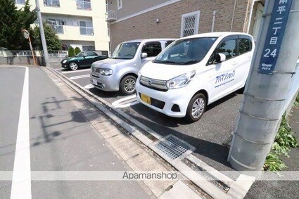 ボヌールメゾン[1LDK/42.37m2]の駐車場1