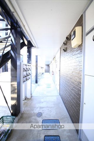 レオパレスメイプルヒルズの玄関写真