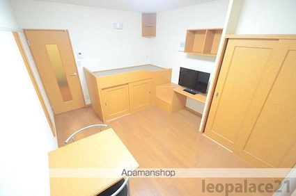 レオパレススリーアーチⅡ[1K/21.81m2]のリビング・居間1