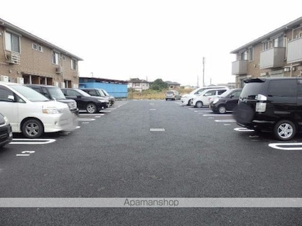 グランシャリオ　ＩＩ[1LDK/41.25m2]の駐車場