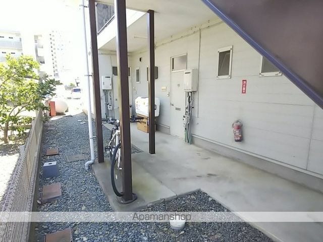 ビラシャングリラの玄関写真