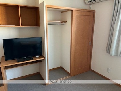 山梨県南アルプス市榎原[1K/28.02m2]の収納