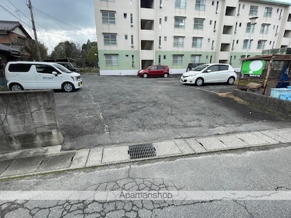 梅ヶ丘マンション[2LDK/46.68m2]の駐車場5