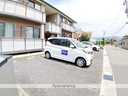 ディアスかすみＡ棟Ｂ棟[2K/46.79m2]の駐車場