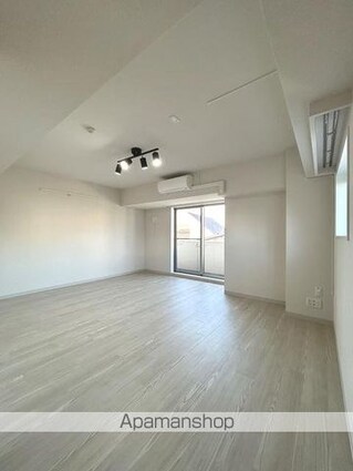 千葉県市川市湊新田１丁目[1K/33.72m2]のリビング・居間1