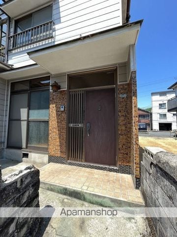 吉浦中町2丁目戸建ての玄関写真