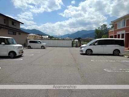 ピーチヒルＢ[2LDK/58.86m2]の駐車場