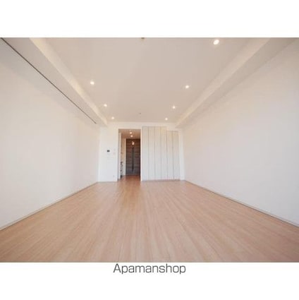 コンフォリア新宿イーストサイドタワー[1R/41.23m2]のリビング・居間1