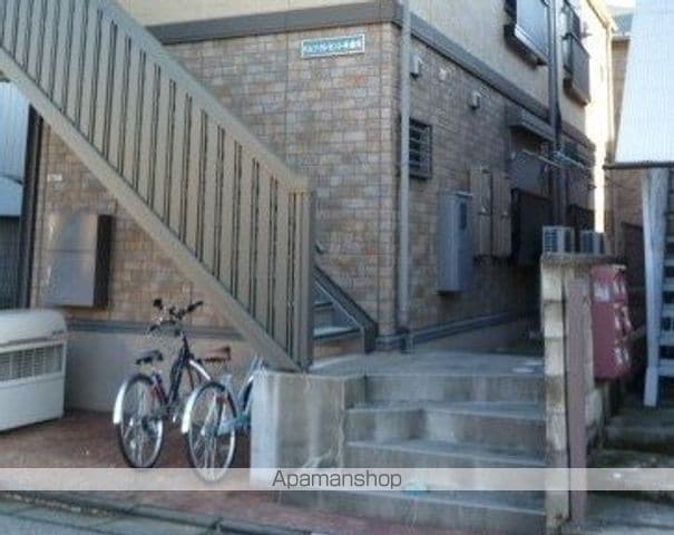 ドルフクレセント 参番館の玄関写真