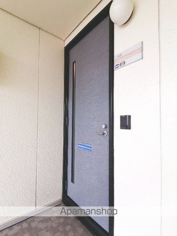 ジョワイユーマーサ B棟の外観写真