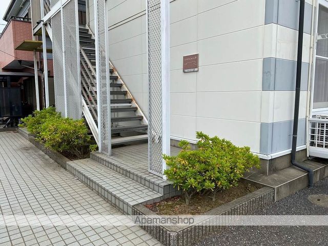 レオパレスラッキーの玄関写真