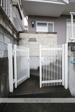 多摩モノレール 程久保駅 徒歩7分 2階建 築35年の玄関写真
