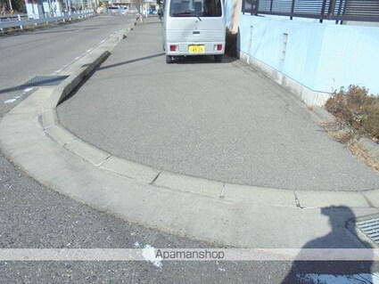 ベルメゾン北斗[1R/26.81m2]の駐車場