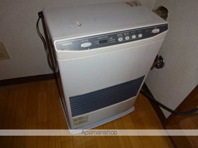 ロイヤルハイツ杉田の内装写真