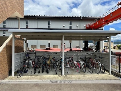 ハートフルリアン[2LDK/60m2]の共用部1