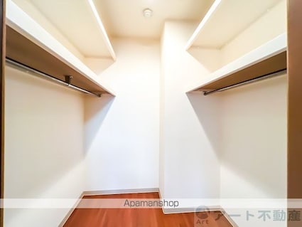 グランドゥール南松山[1LDK/48.02m2]の収納