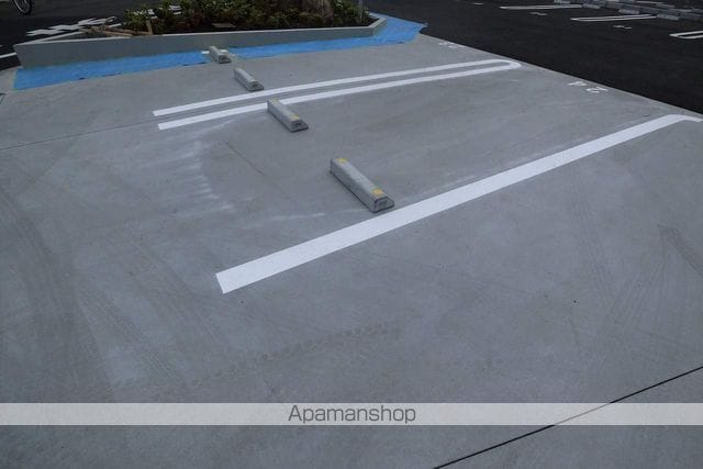 東京都立川市幸町３丁目[1LDK/45.18m2]の駐車場