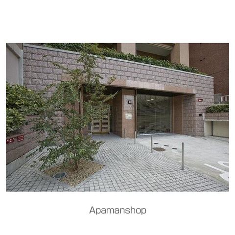 レジディア島津山の玄関写真