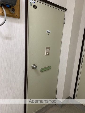 カサベルデ旭町の玄関写真