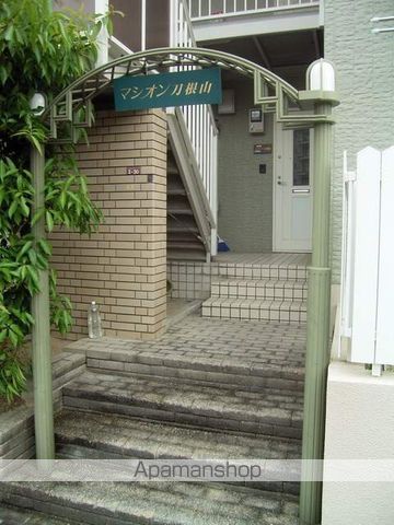 マシオン刀根山の玄関写真