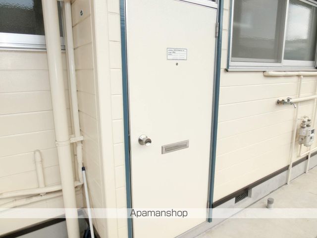泉アパートの玄関写真