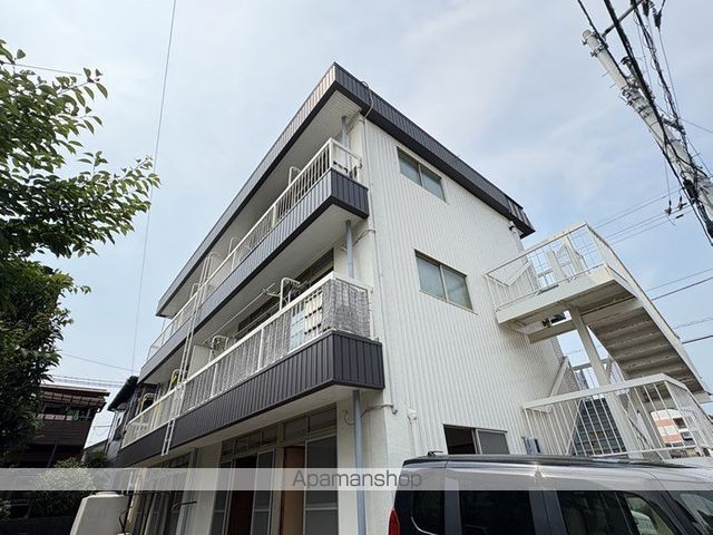 山岡マンションの外観写真