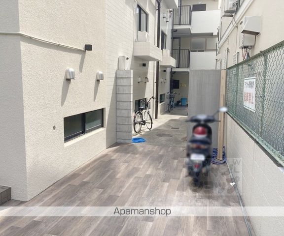 ベール太秦の玄関写真