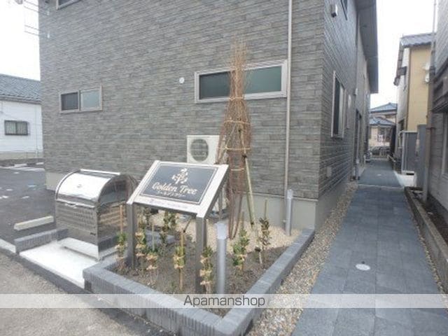 ゴールデンツリーの玄関写真