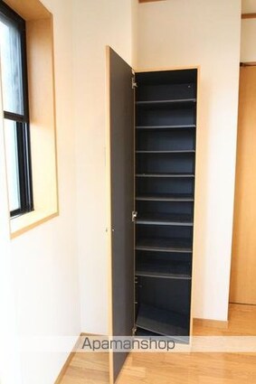 ウィスタリア世田谷[1K/23.5m2]の収納