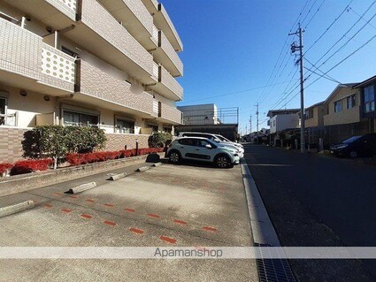 グランデ味鋺[2LDK/65.22m2]の駐車場