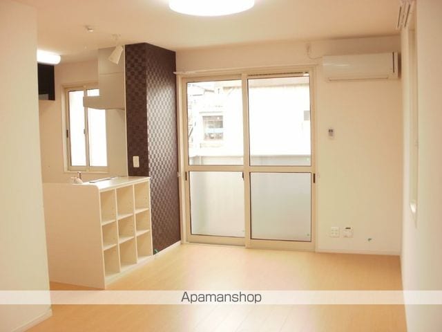 パインハウス IIの内装写真