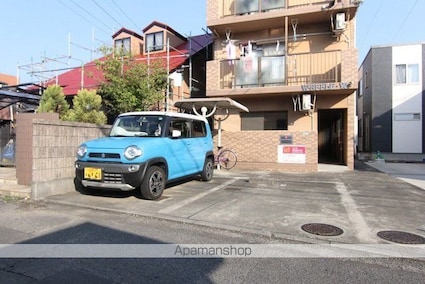 ＷＡＦＦＬＥ・Ｗ　[1K/27m2]の駐車場