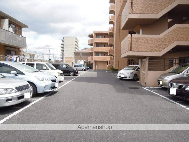 ライオンズマンション西市駅前の外観写真