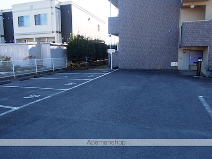 レジデンスハシバ[1K/22.8m2]の駐車場