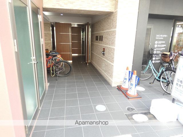 セゾンラトゥールMIYAKOJIMAの玄関写真