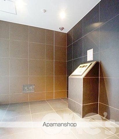 ロータス亀島の玄関写真