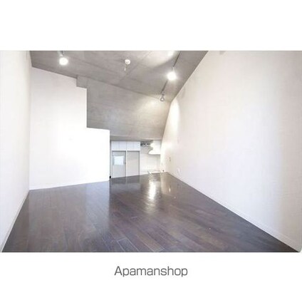 メイプル新中野[1R/35.84m2]のリビング・居間