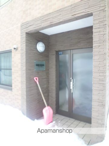 グランドサクセス澄川の玄関写真