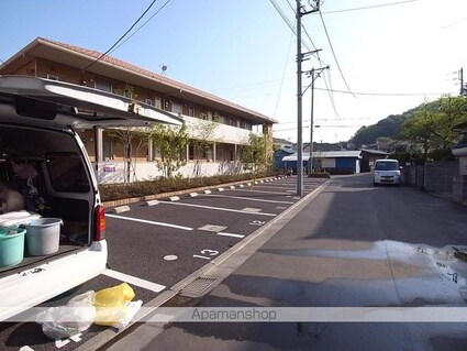 ハピネスⅡ[1K/33.99m2]の駐車場